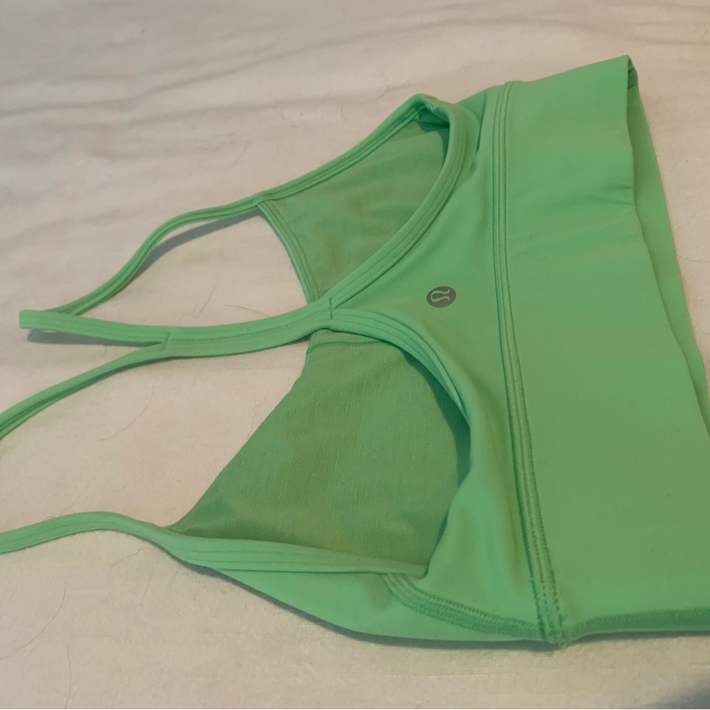 Lululemon long line flow y bra size 6 color scream green